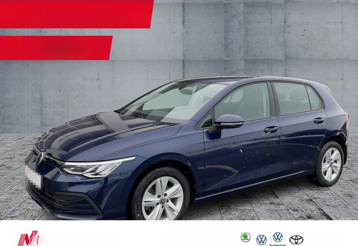 Volkswagen Golf VIII 1.0 TSI 5JG+LED+SHZ+2xPDC+APP+AHK+DAB