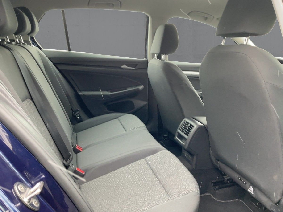 Volkswagen Golf VIII 1.0 TSI 5JG+LED+SHZ+2xPDC+APP+AHK+DAB foto 13