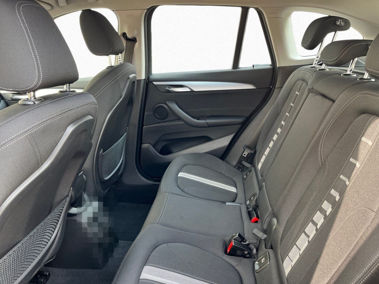 BMW X1 sDrive 18i Advant. Navi DAB LED PDC Sitzh 17" foto 11