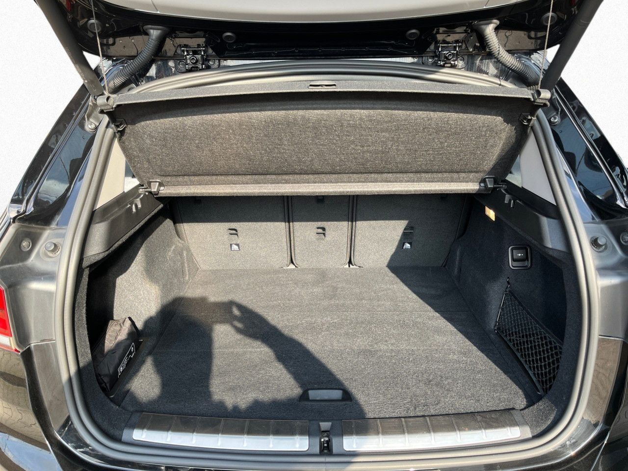 BMW X1 sDrive 18i Advant. Navi DAB LED PDC Sitzh 17" foto 14