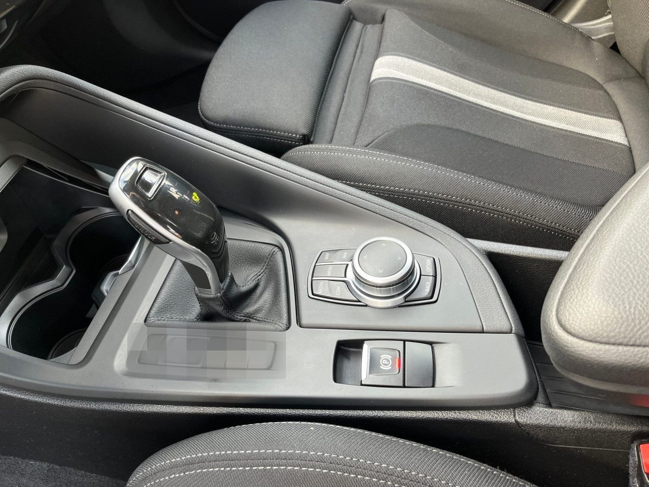 BMW X1 sDrive 18i Advant. Navi DAB LED PDC Sitzh 17" foto 10