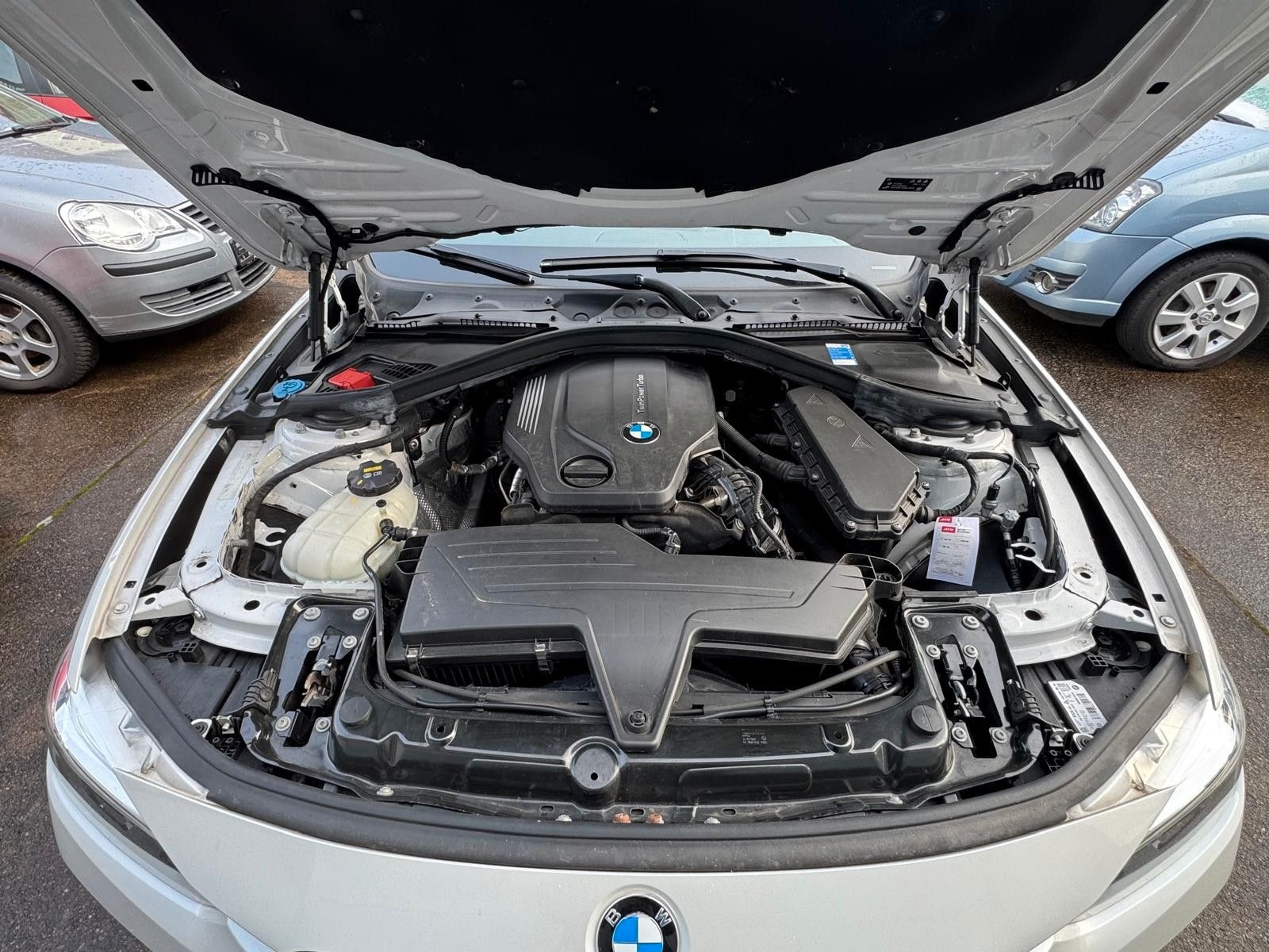 BMW Bmw 320d Sport Shadow  Finanzierung Möglich foto 24