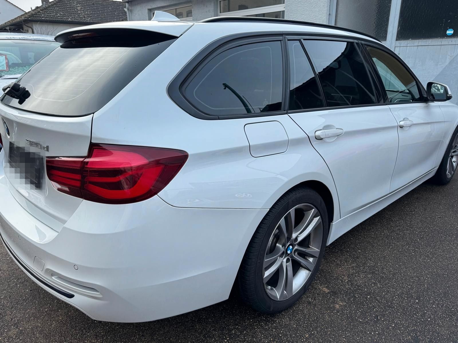 BMW Bmw 320d Sport Shadow  Finanzierung Möglich foto 7