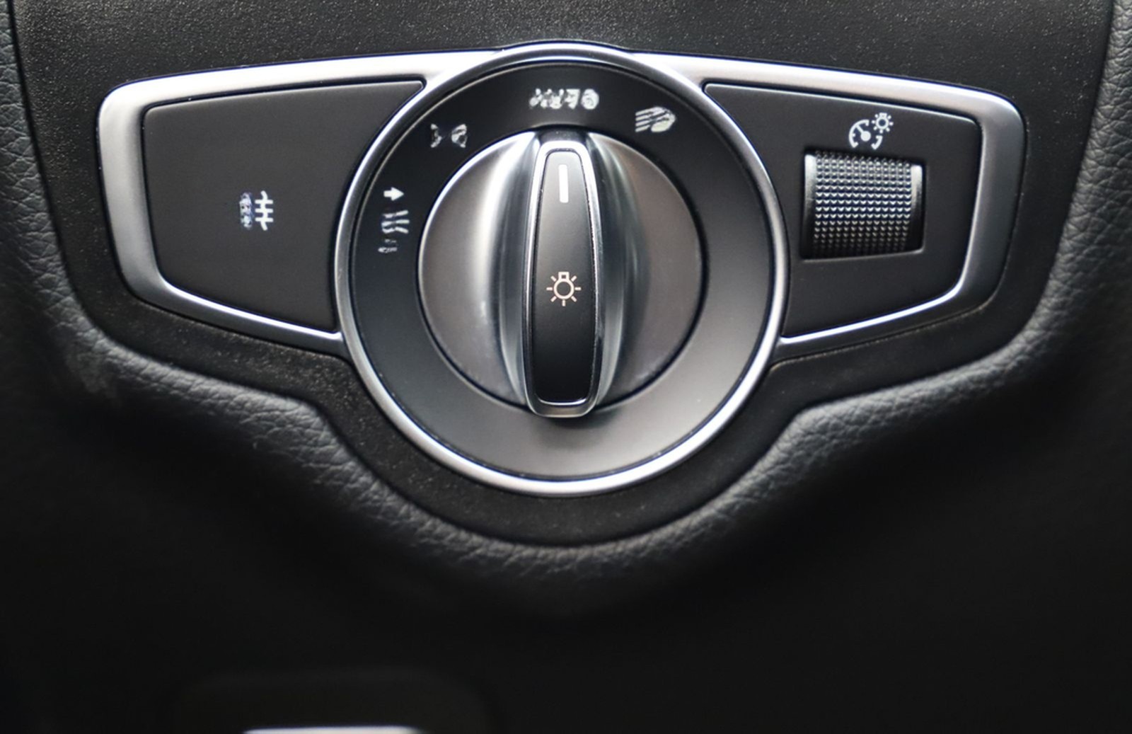 Mercedes-Benz C 200 CGI 184PS 9G Standheizung Navi R-Cam foto 23