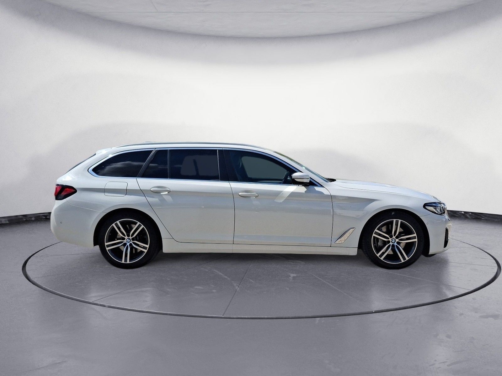 BMW 530d Touring Innovationsp. Aut. Standhzg. AHK foto 6