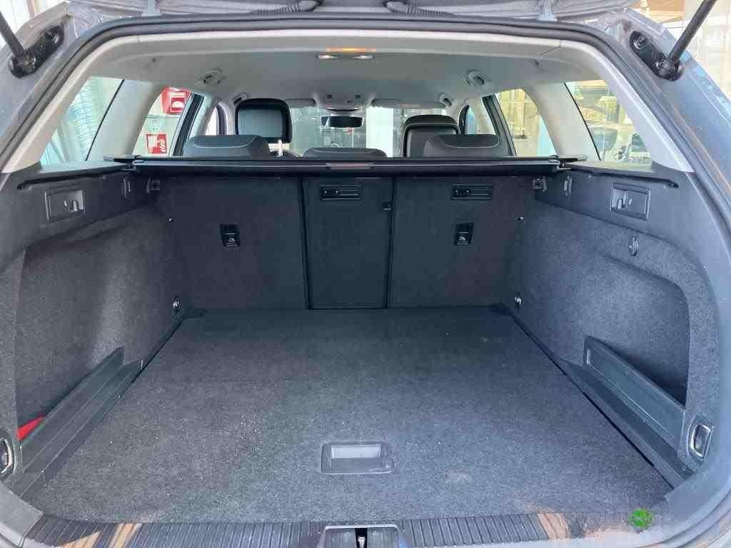 Volkswagen Passat Variant 2.0 TDI Business DSG LED / Kamera foto 11