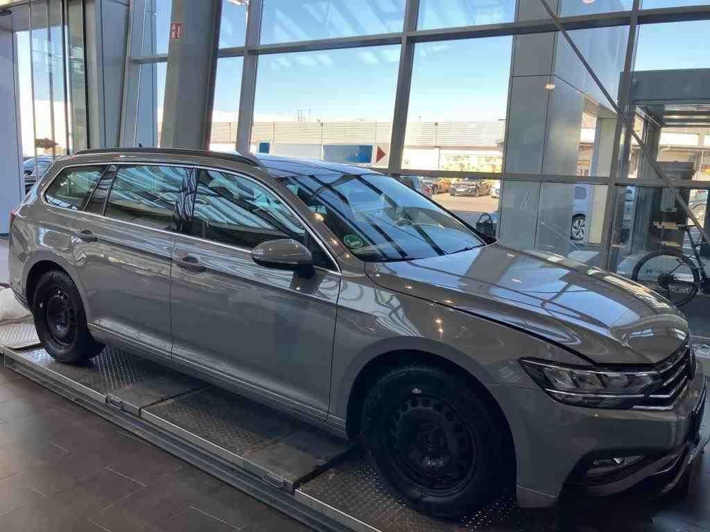 Volkswagen Passat Variant 2.0 TDI Business DSG LED / Kamera foto 3