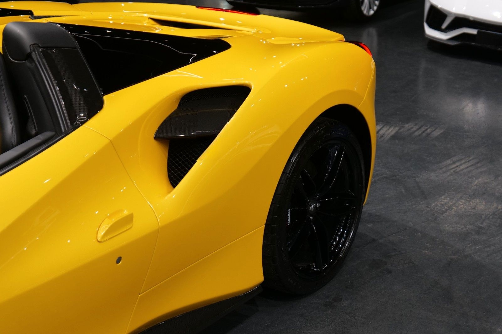 Ferrari 488 Spider *JBL*Carbon*Lift*F1-LED*PPF* foto 24