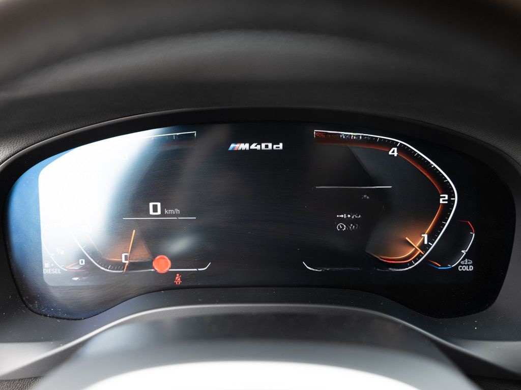 BMW X4 M40d PANO AHK HUD 360° LED STANDHZ W-LAN NAVI foto 16