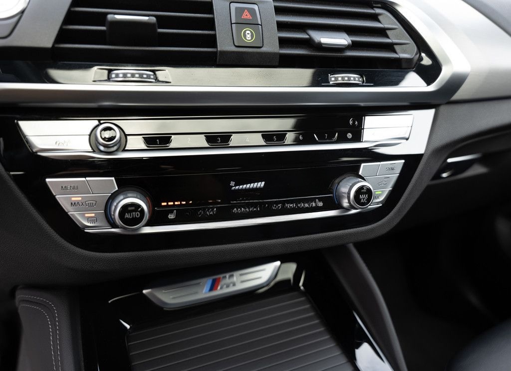 BMW X4 M40d PANO AHK HUD 360° LED STANDHZ W-LAN NAVI foto 22