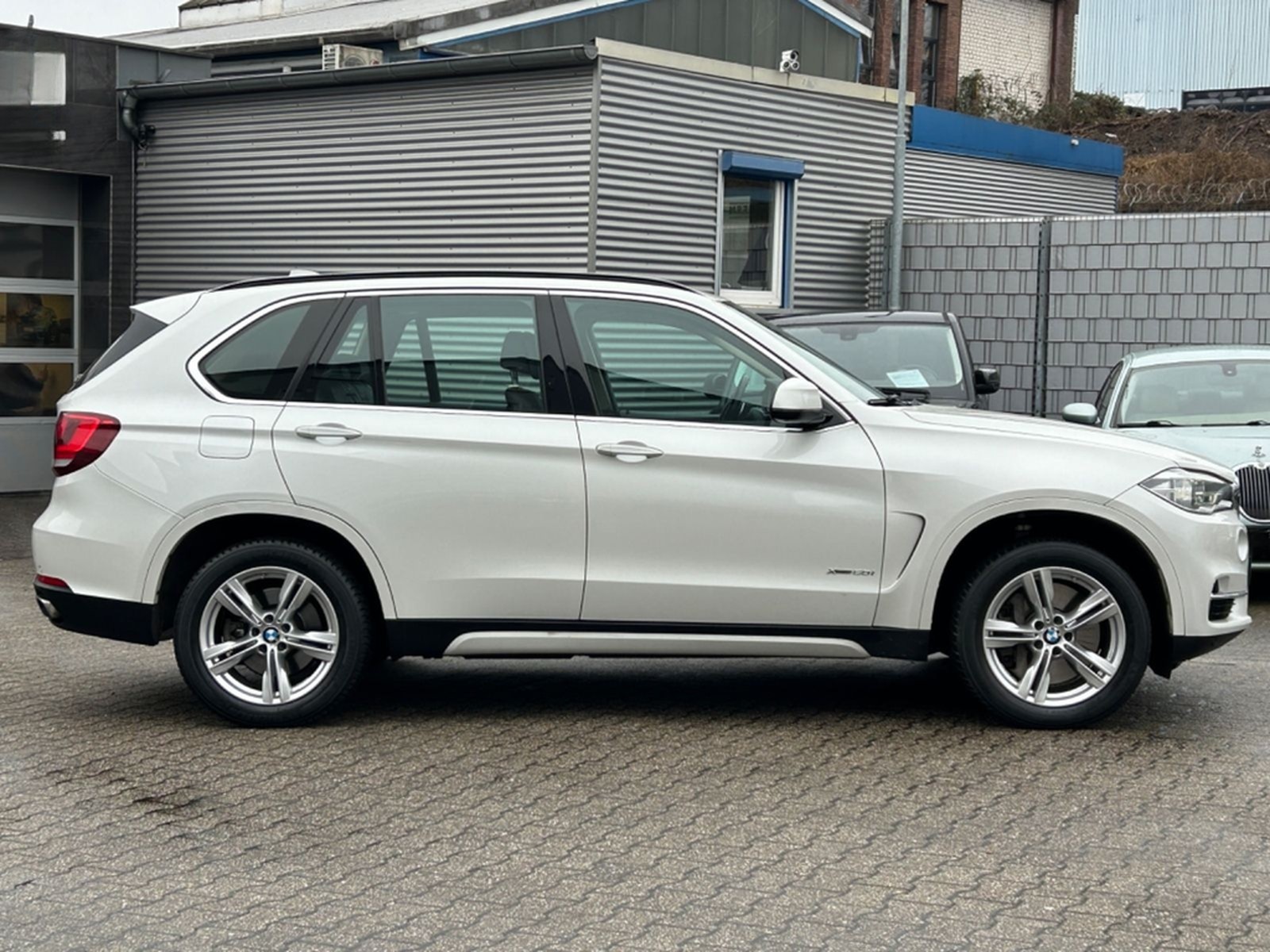 BMW X5 xDrive 50 i Keyless/Softcl./Head-Up/Bang&Oluf foto 2