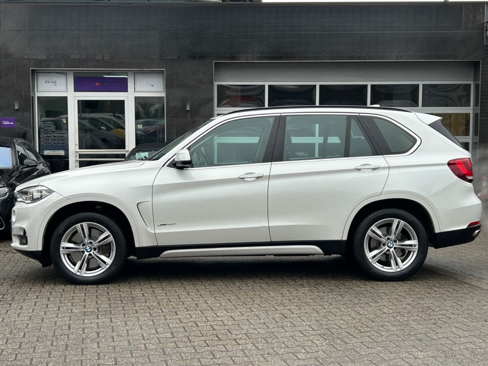 BMW X5 xDrive 50 i Keyless/Softcl./Head-Up/Bang&Oluf foto 3