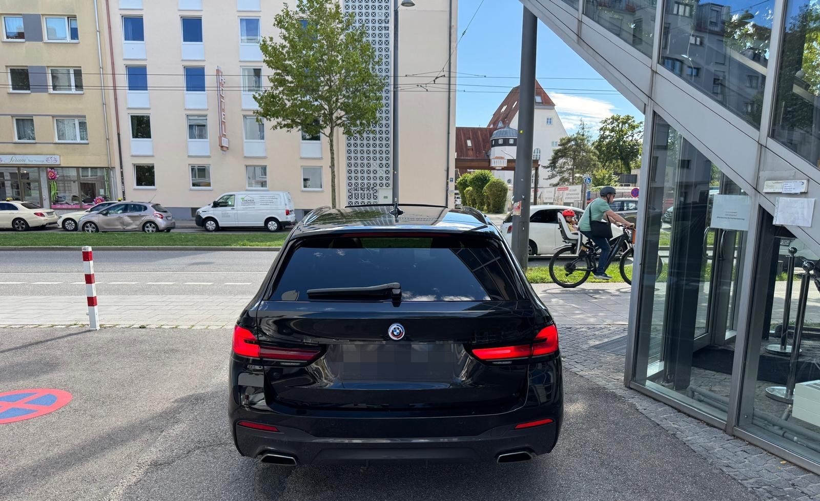BMW 530d Touring M-Paket foto 2