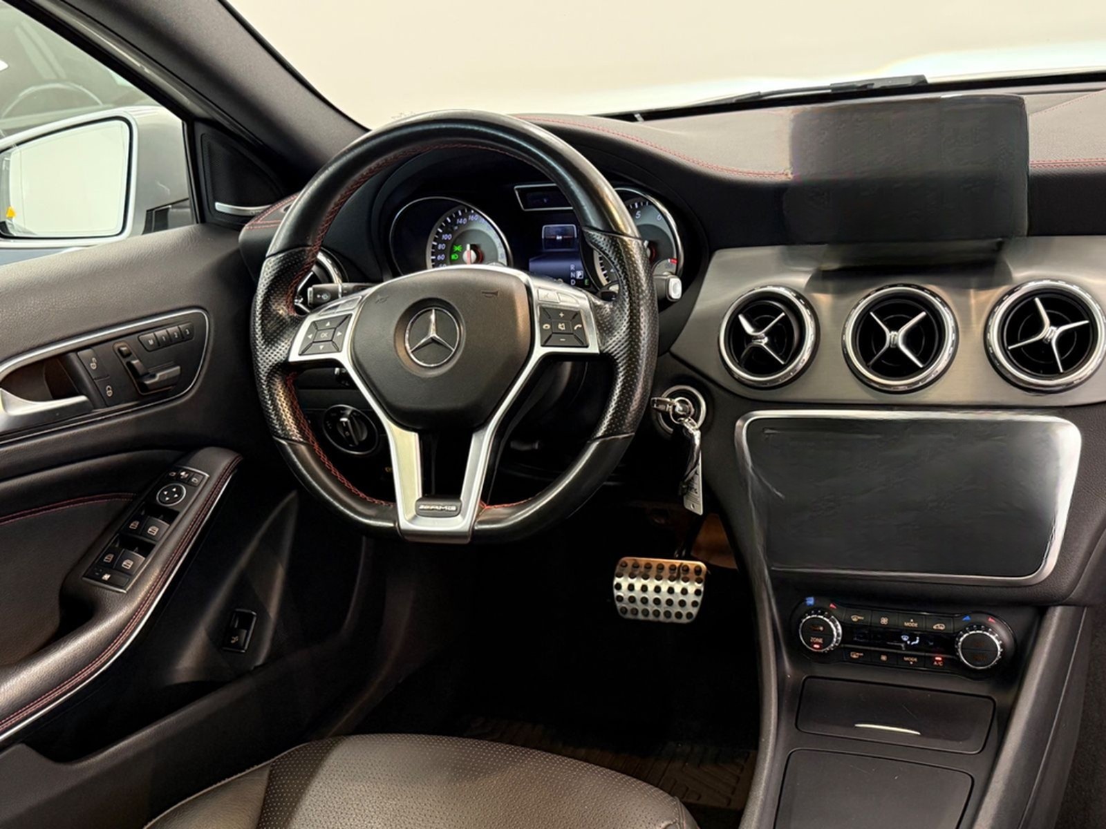Mercedes-Benz GLA 250 4Matic AMG Line PANORAMA DISTRONIC LED foto 21