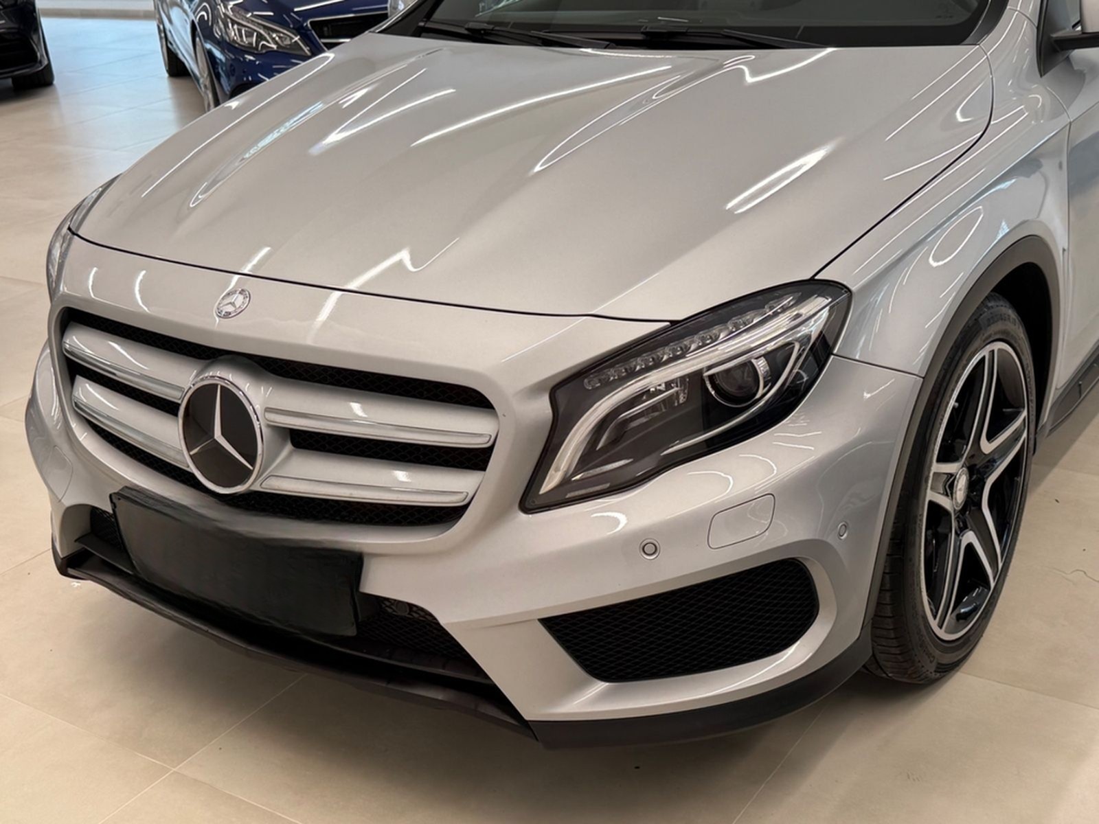 Mercedes-Benz GLA 250 4Matic AMG Line PANORAMA DISTRONIC LED foto 4