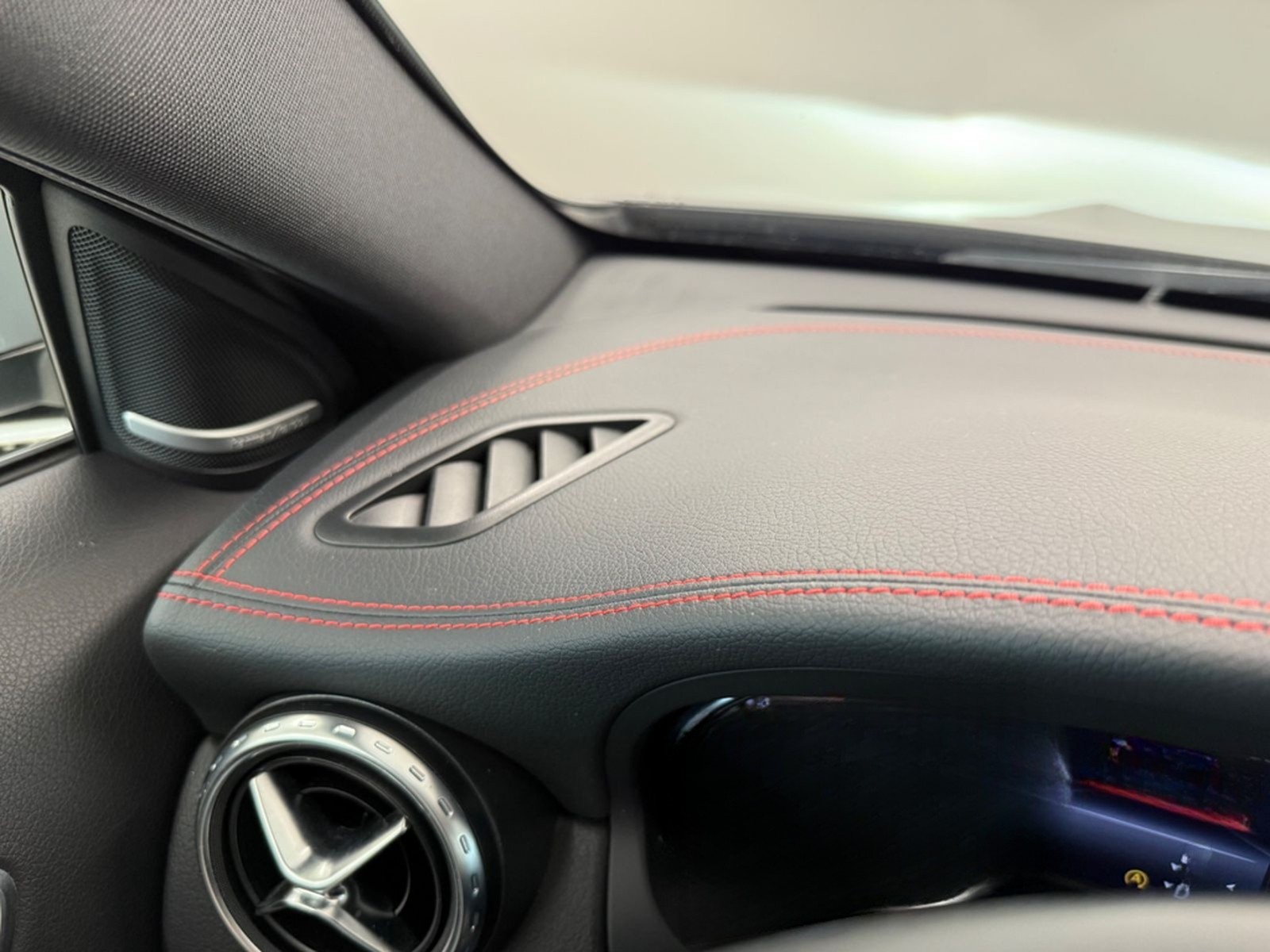 Mercedes-Benz GLA 250 4Matic AMG Line PANORAMA DISTRONIC LED foto 38