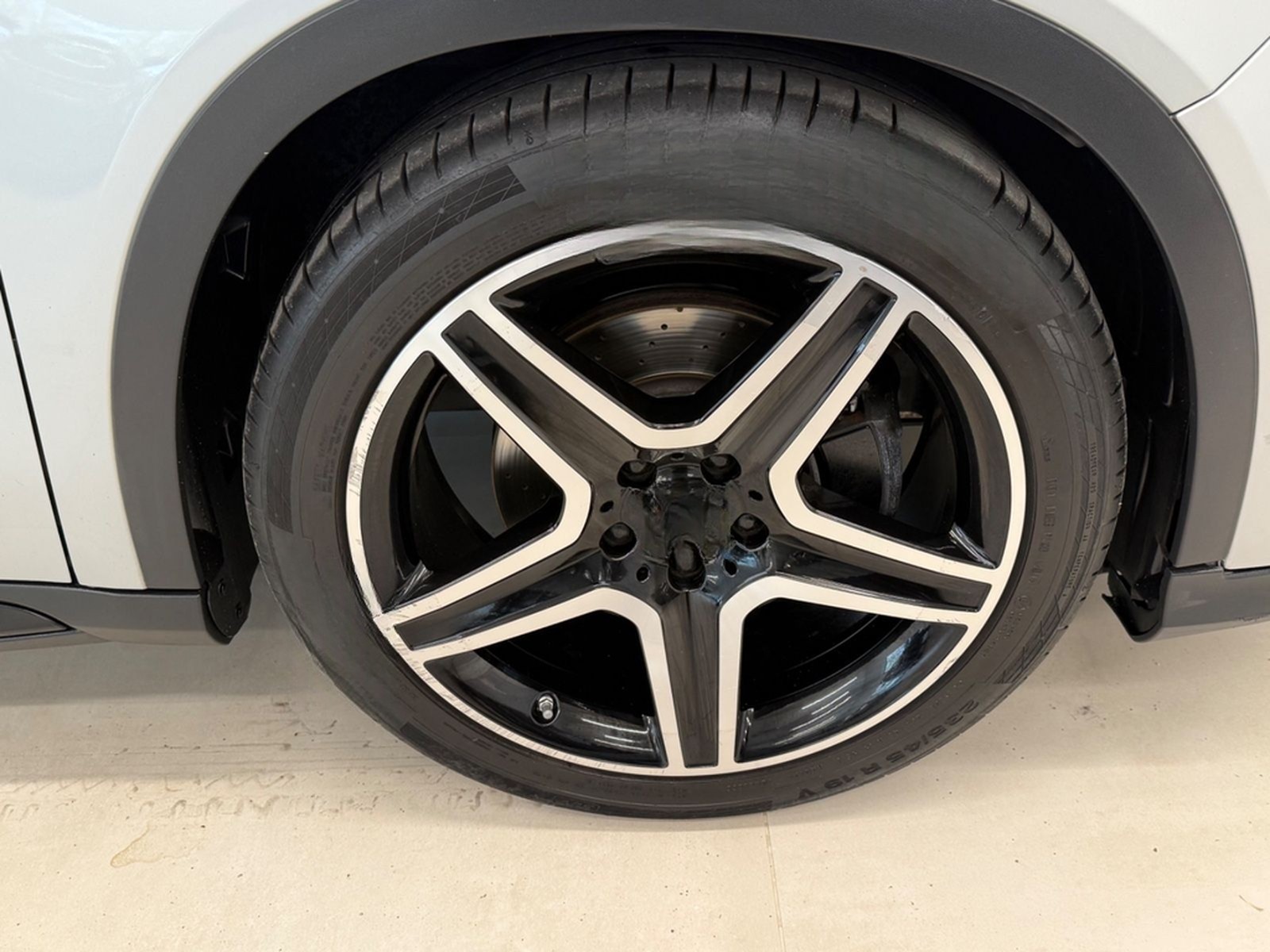 Mercedes-Benz GLA 250 4Matic AMG Line PANORAMA DISTRONIC LED foto 42