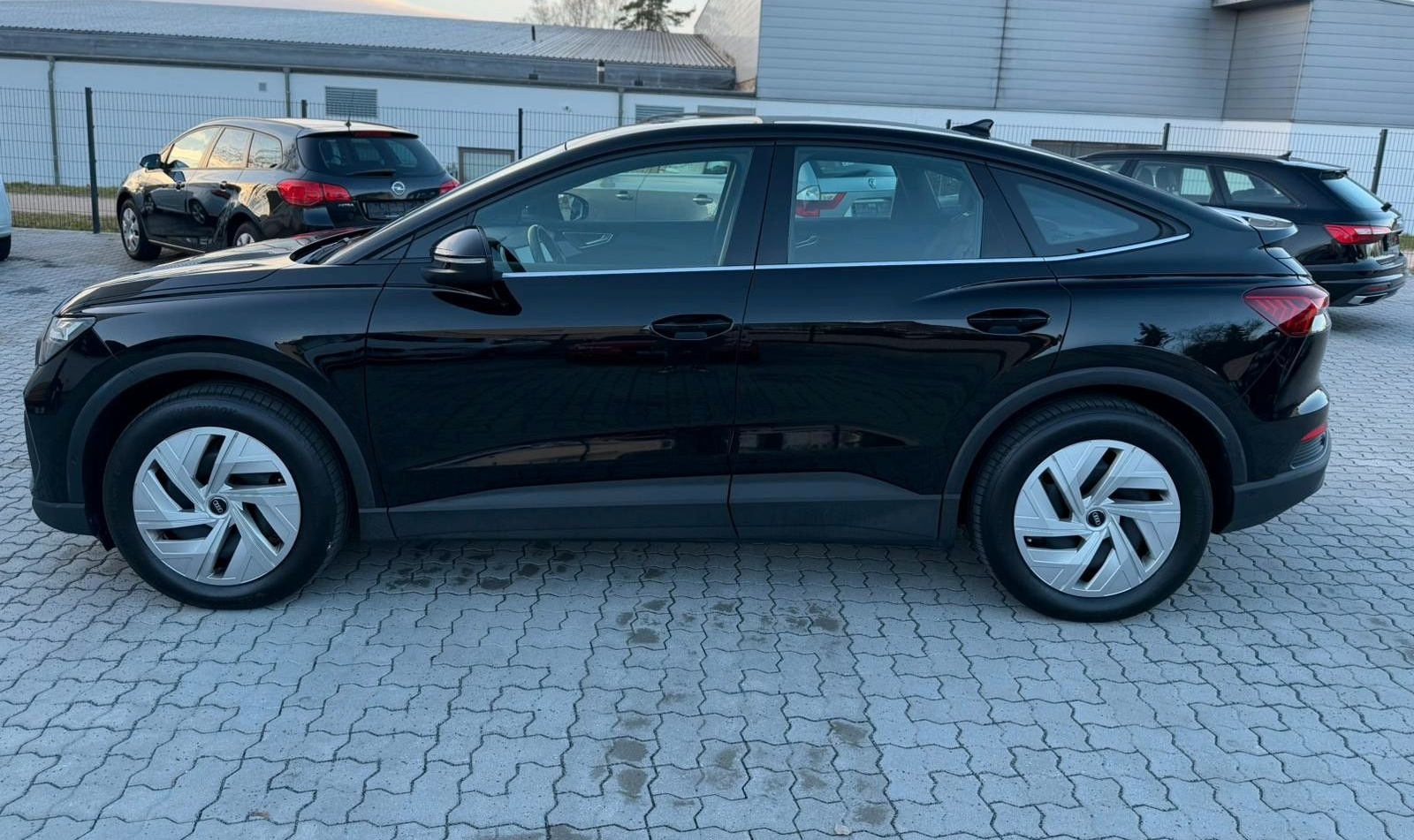 Audi Q4 e-tron Sportback 40 e-tron basis foto 4