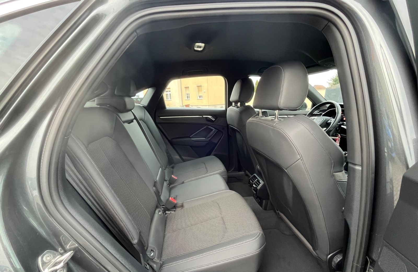 Audi Q3 Sportback 45 TFSI e *S line* foto 14