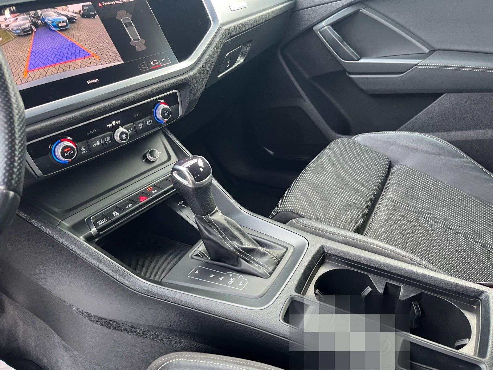 Audi Q3 Sportback 45 TFSI e *S line* foto 22