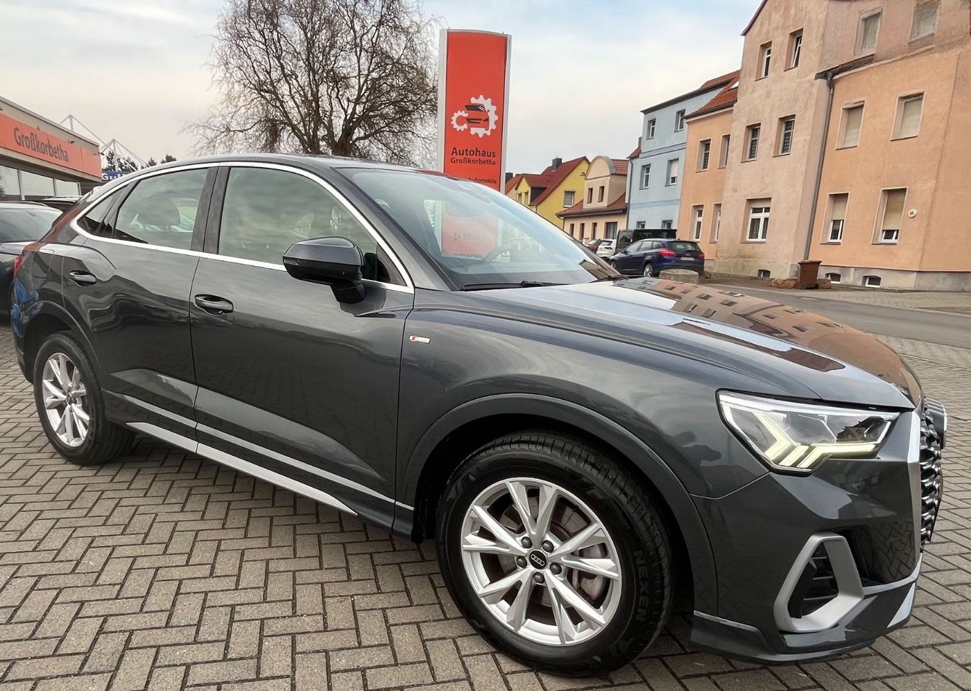 Audi Q3 Sportback 45 TFSI e *S line* foto 5
