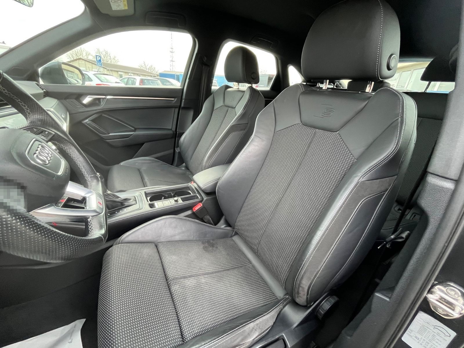 Audi Q3 Sportback 45 TFSI e *S line* foto 10