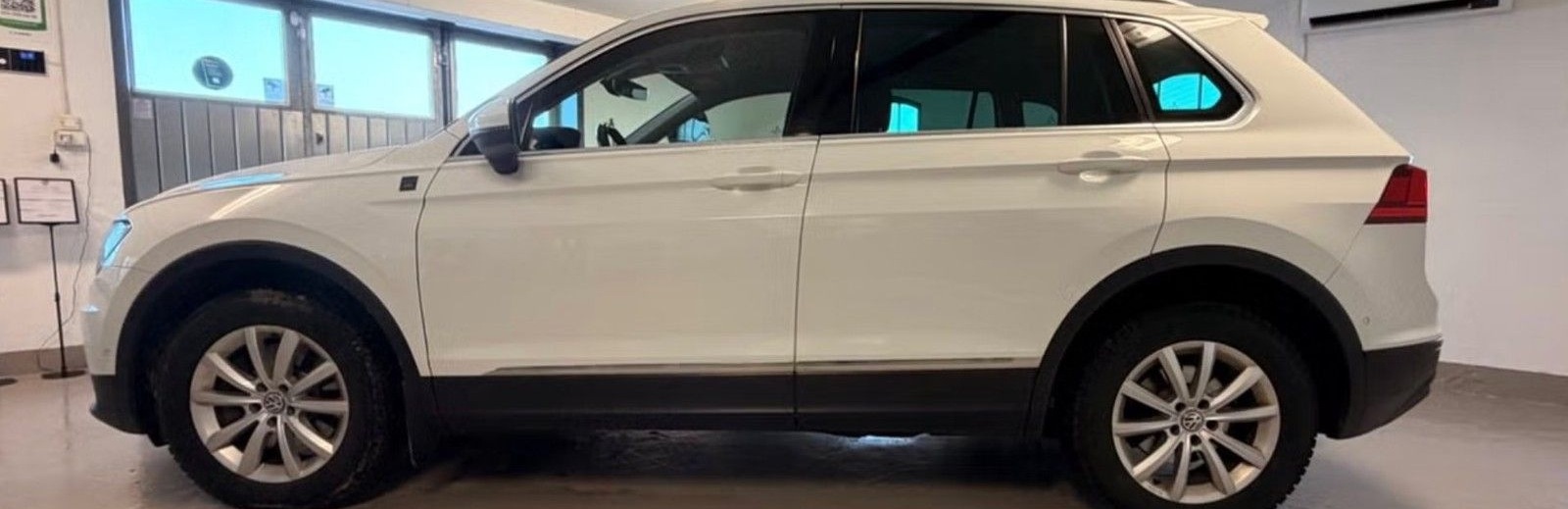 Volkswagen Tiguan Comfortline 2.0 TSI 4Motion *KAMERA/AHK* foto 2