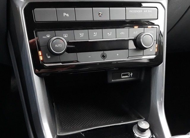 Volkswagen T-Cross 1.0TSI DSG Style+Navi+Blind*Lane foto 25