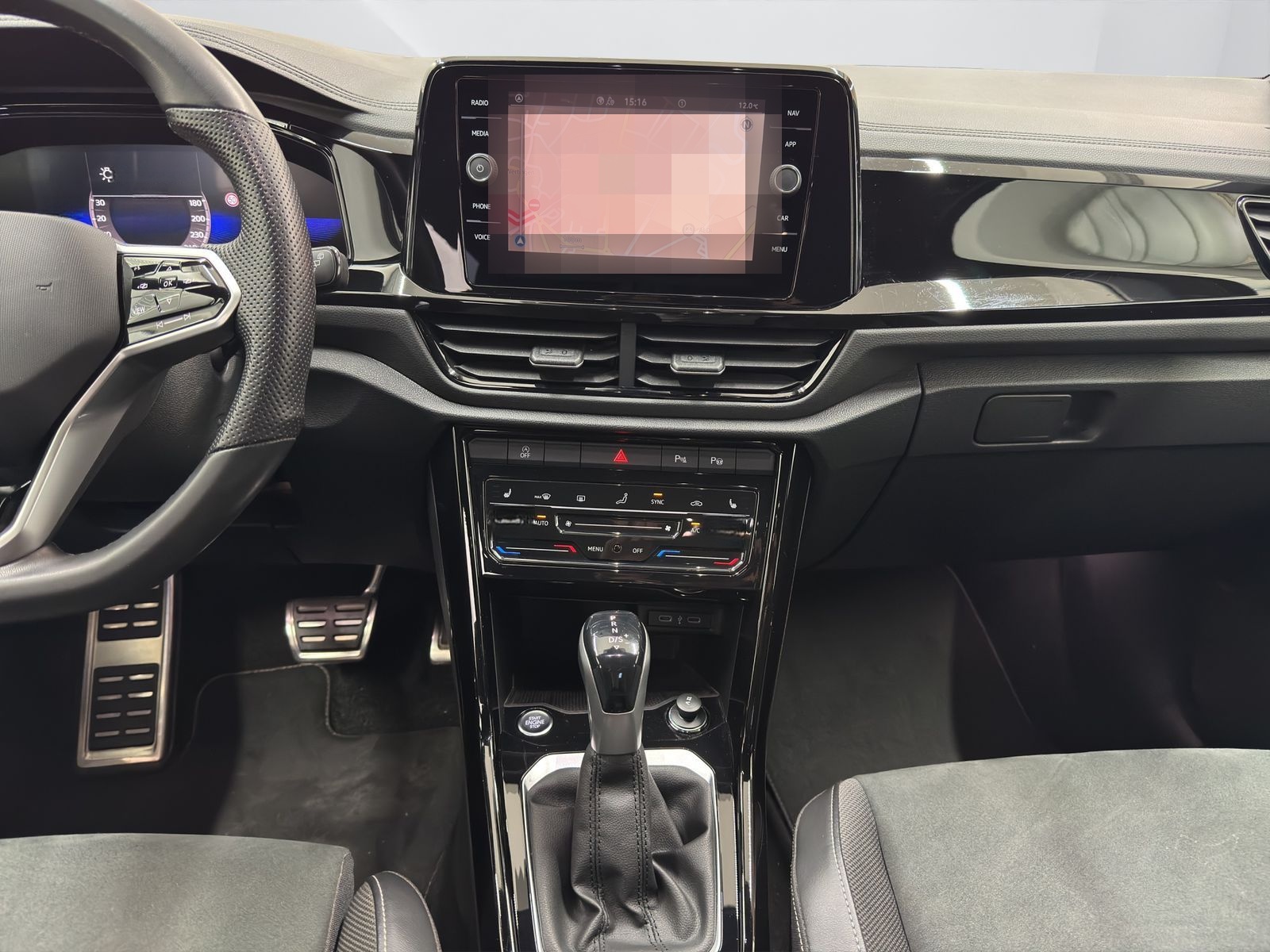 Volkswagen T-Roc 1.5 TSI DSG R-Line AHK*RFK*ACC*Massage foto 13