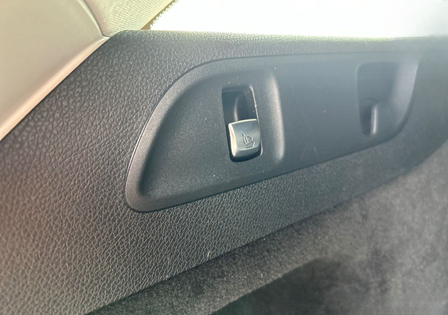 Mercedes-Benz E 300 T de Avantgarde 4Matic Widescreen Cam SHZ  foto 17