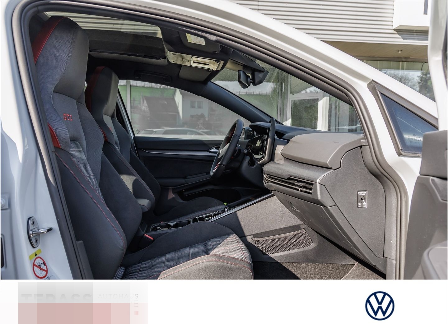 Volkswagen Golf GTI 2,0 l TSI OPF PANO BLACK-STYLE AHK foto 8