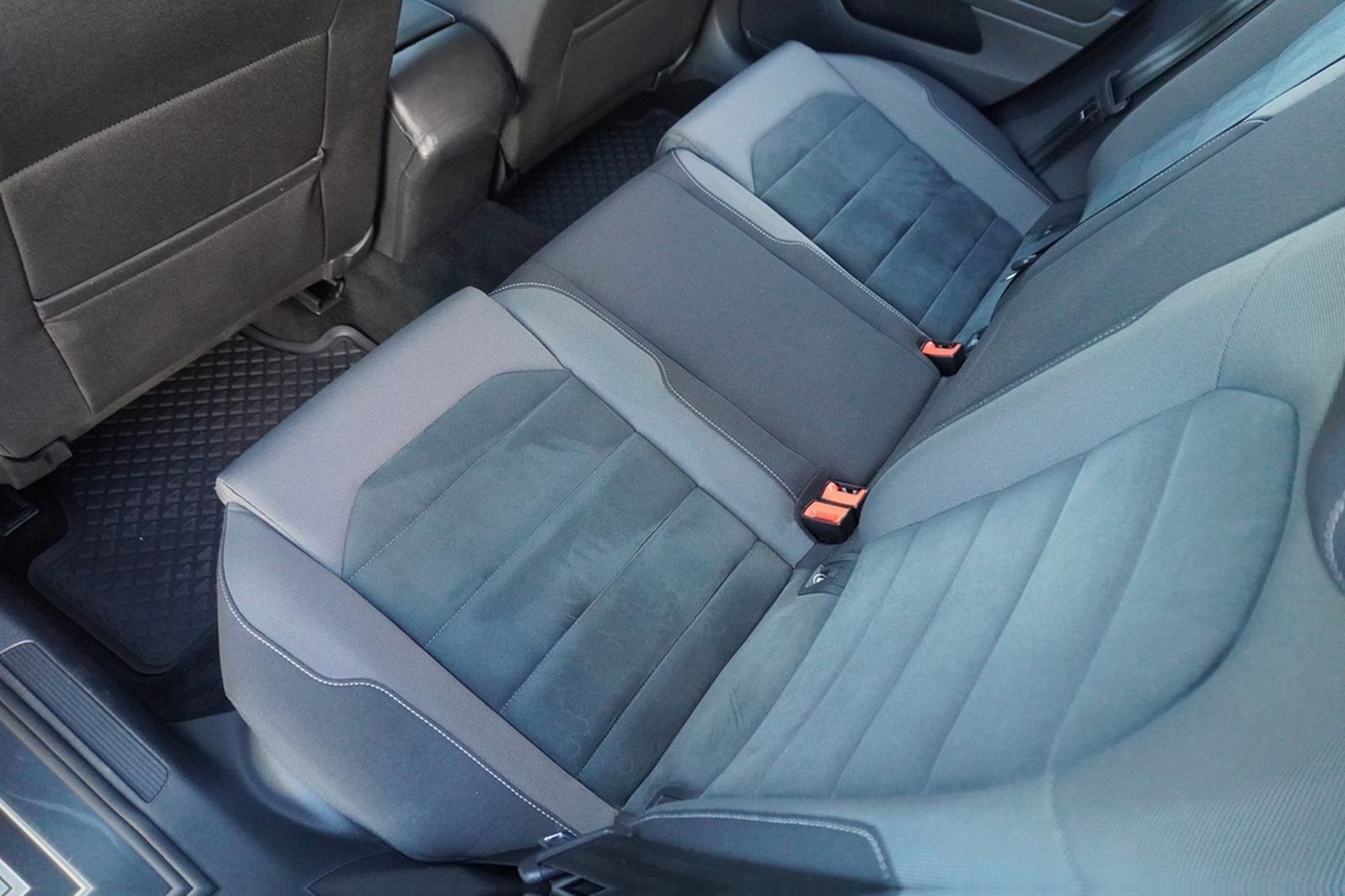 Volkswagen Golf VII Variant 1.5TSI Highline LED Pano Standh foto 32