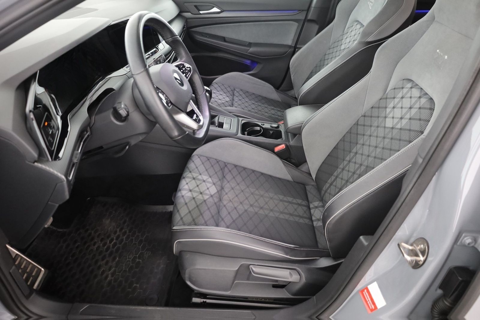 Volkswagen Golf VIII 1.5 TSI R-Line LED Navi ACC Teilleder foto 22