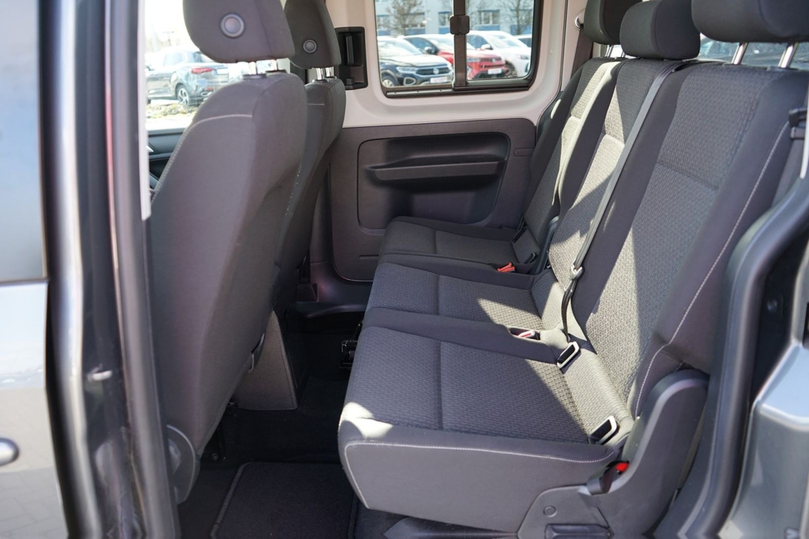 Volkswagen Caddy Maxi 1.4 TSI AAC SHZ 7-Sitzer PDC foto 11