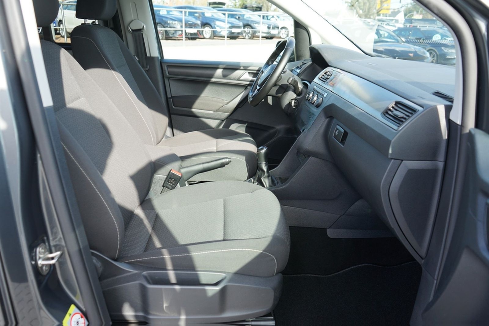 Volkswagen Caddy Maxi 1.4 TSI AAC SHZ 7-Sitzer PDC foto 16