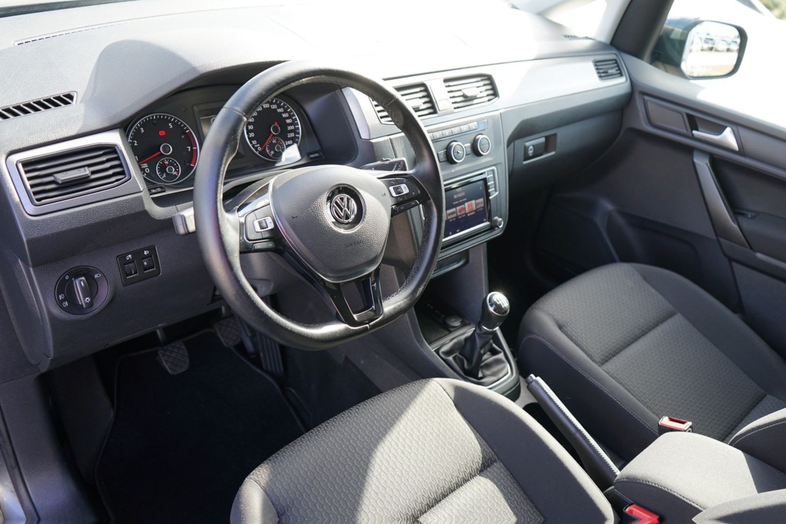 Volkswagen Caddy Maxi 1.4 TSI AAC SHZ 7-Sitzer PDC foto 19