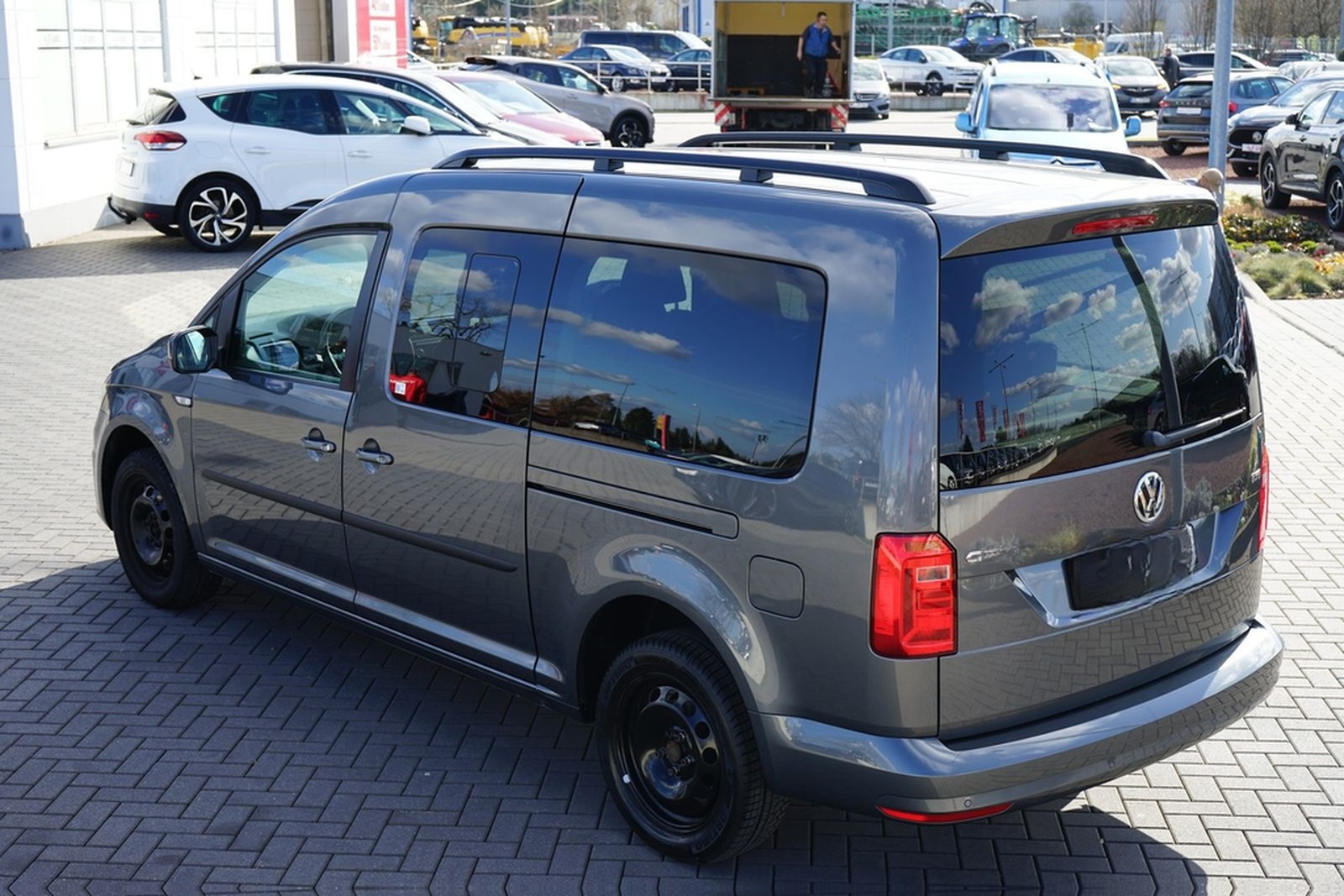 Volkswagen Caddy Maxi 1.4 TSI AAC SHZ 7-Sitzer PDC foto 8