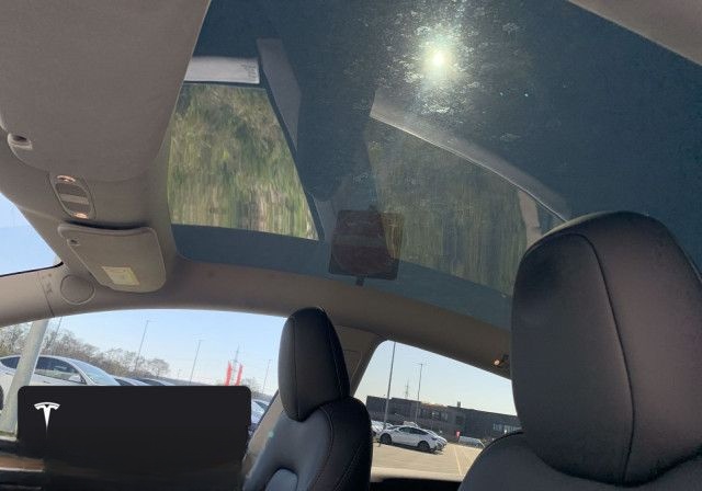 Tesla Model Y Long Range AWD foto 17