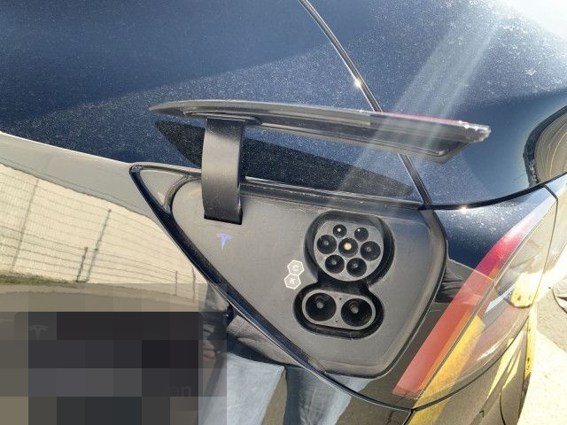 Tesla Model Y Long Range AWD foto 18