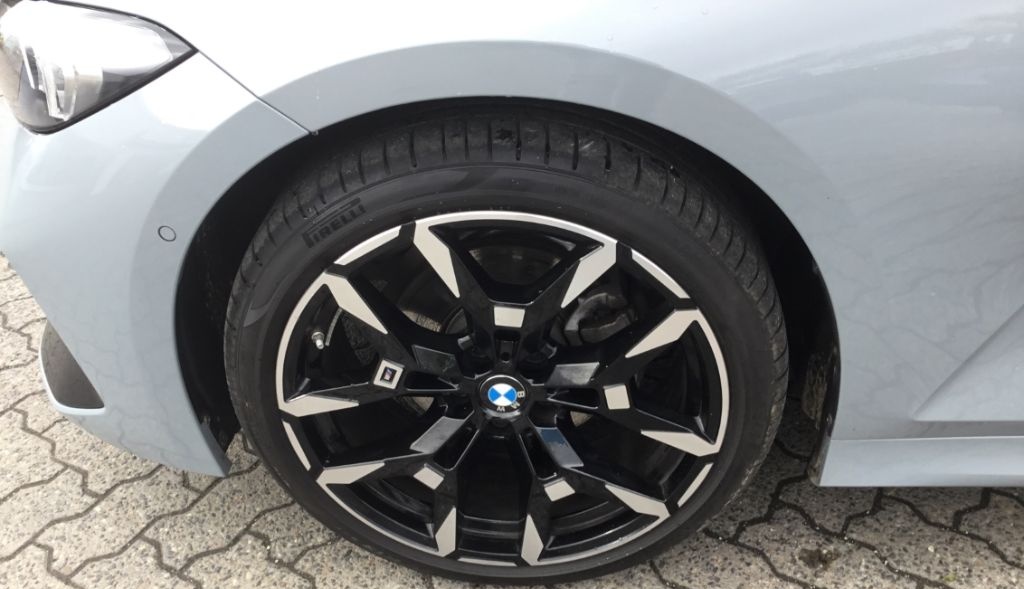 BMW 320 d x M-Sport SR19'' Pano AHK Hifi SportAut/Le foto 3