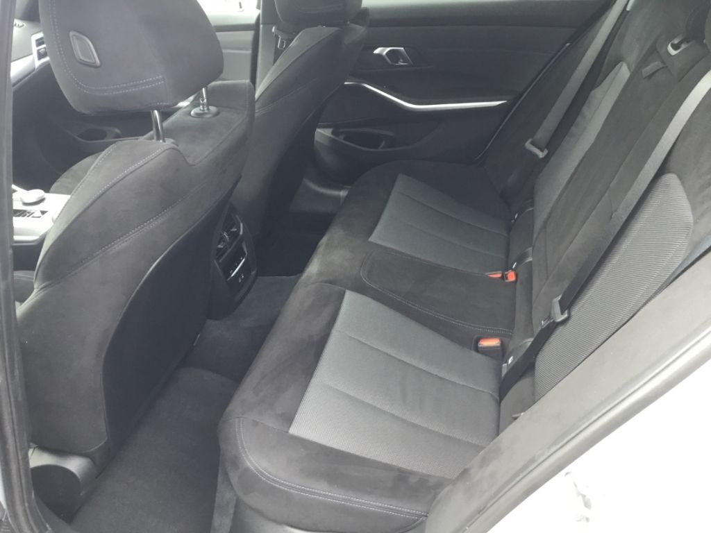 BMW 320 d x M-Sport SR19'' Pano AHK Hifi SportAut/Le foto 8
