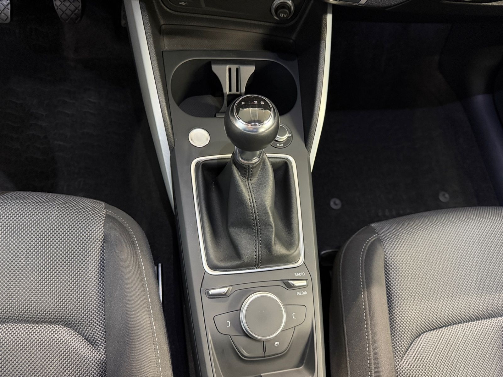 Audi Q2 35 TFSI SPORT LED+NAV+SHZ+PDC+GRA+AHK+APP+SRA foto 18