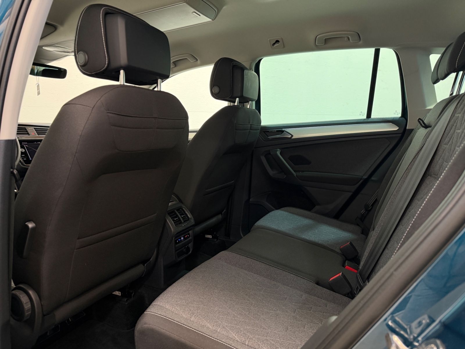 Volkswagen Tiguan Move/IQ.DRIVE/KAM/AMBIENTE/SHZ+HINTEN/ACC foto 25