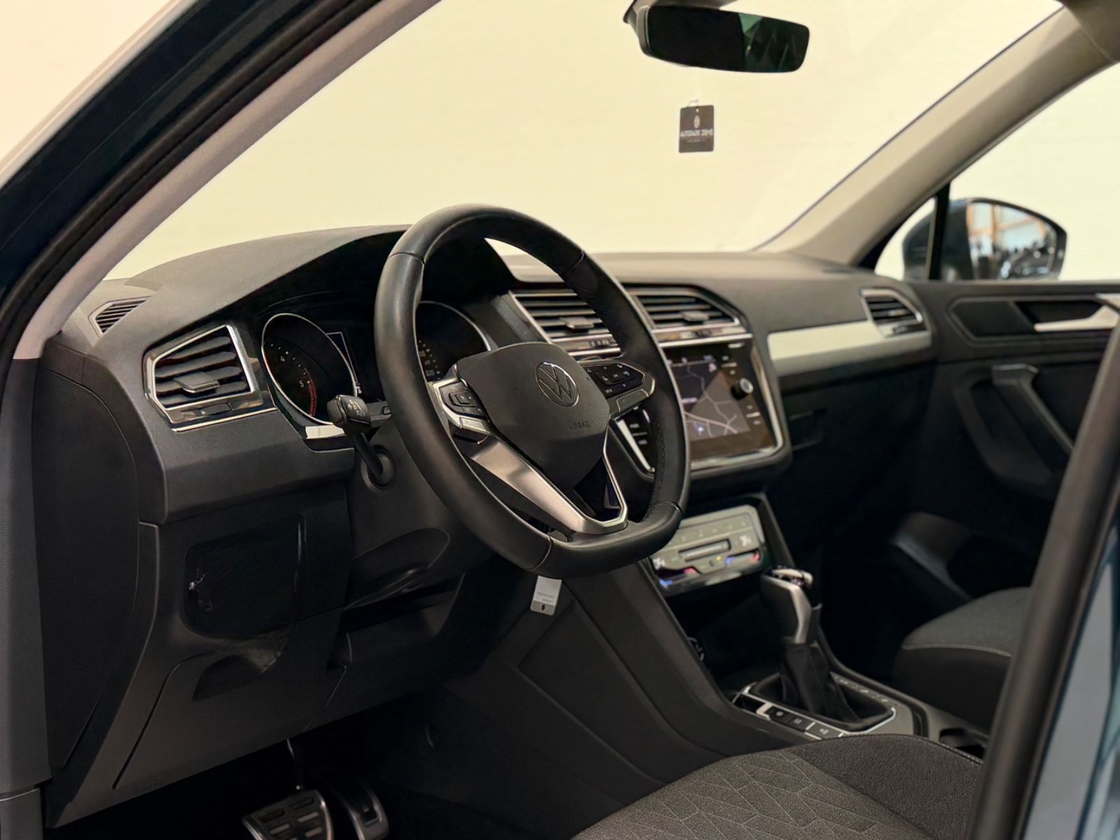 Volkswagen Tiguan Move/IQ.DRIVE/KAM/AMBIENTE/SHZ+HINTEN/ACC foto 10