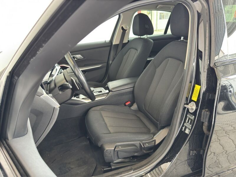 BMW 318i Limousine Navi.LED.PDCvo+hi.SHZ.DAB.SportLR foto 9