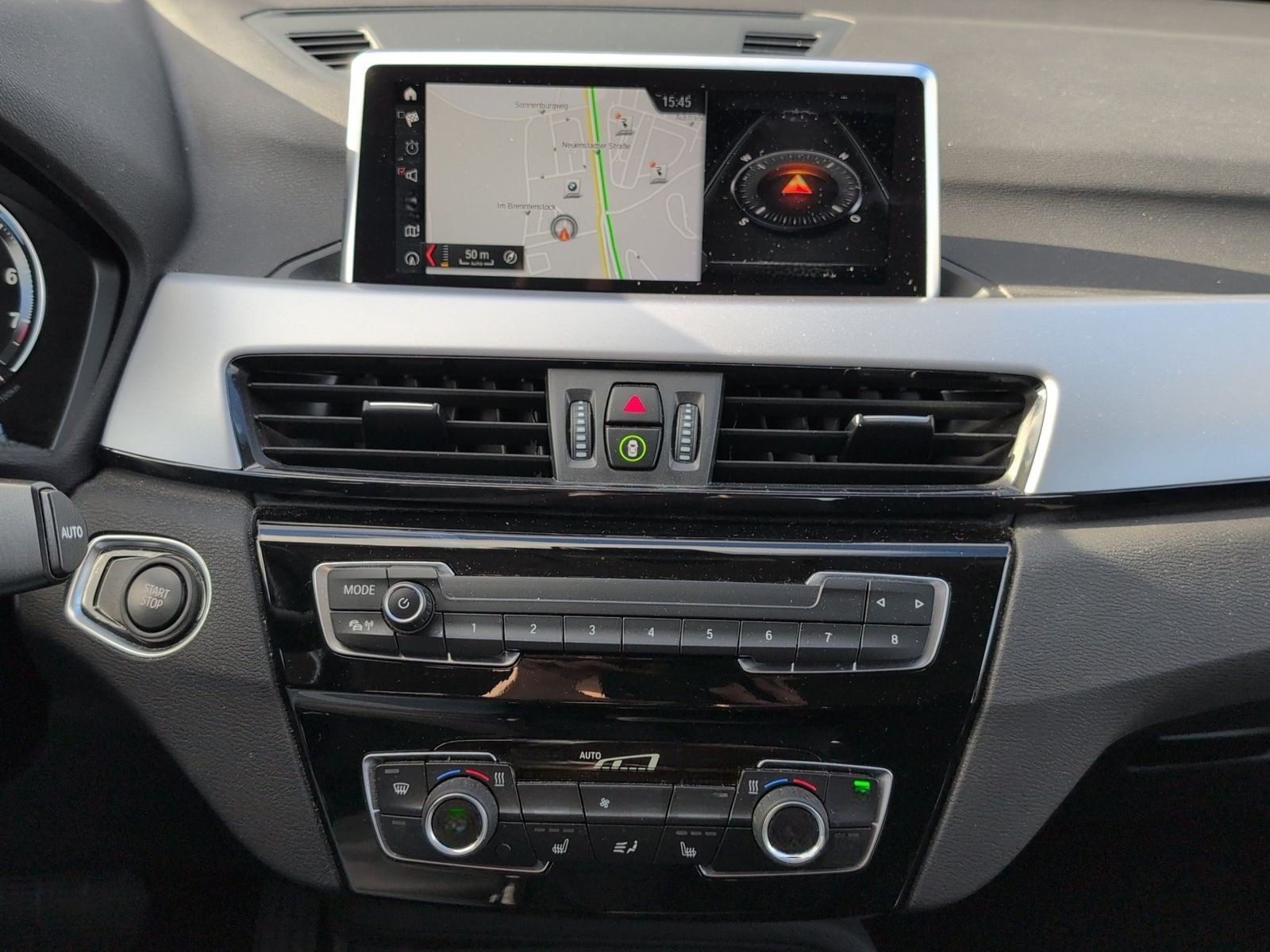 BMW X1 xDrive25e AHK + RFK+ PDC+DAB+NAVI+ foto 12