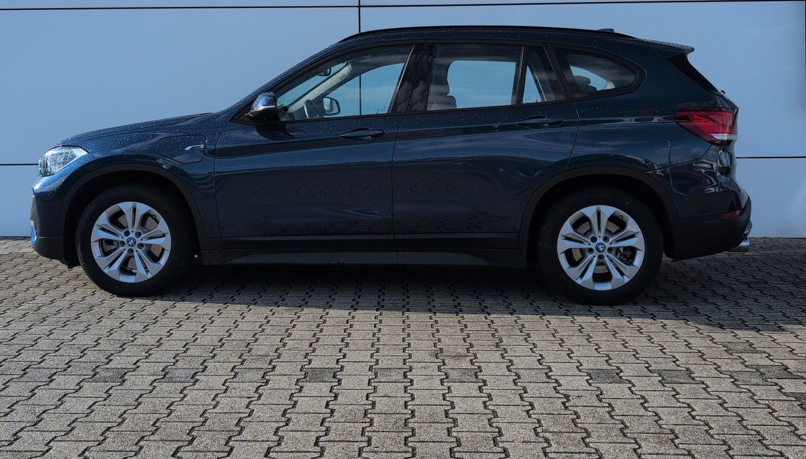 BMW X1 xDrive25e AHK + RFK+ PDC+DAB+NAVI+ foto 3