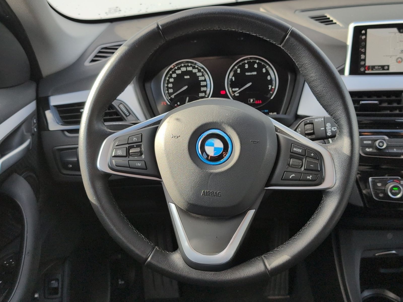 BMW X1 xDrive25e AHK + RFK+ PDC+DAB+NAVI+ foto 10