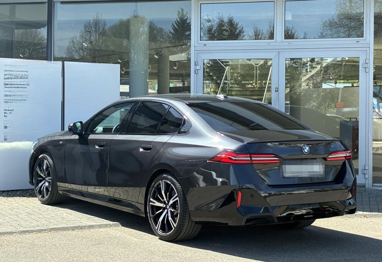 BMW 540d xDr.M Sport IntAktivLenk.AdFahrw.Standh.20" foto 6