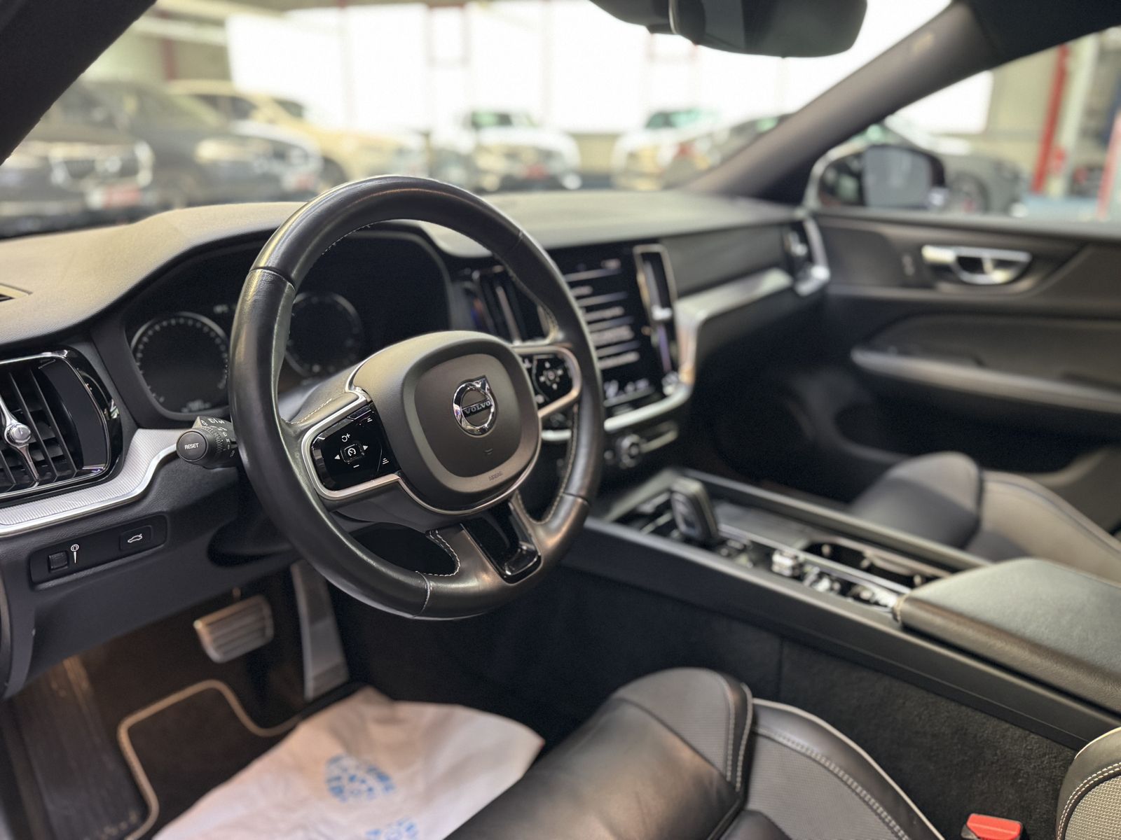 Volvo V60 R Design*3JGarantie*AppleCarPlay*360Grad* foto 14